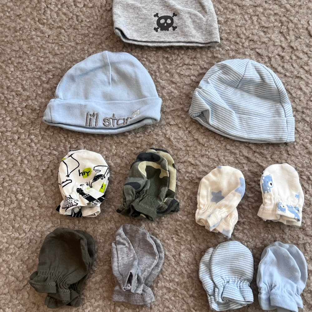 Baby Beanie and Mittens Set - Blue and Gray